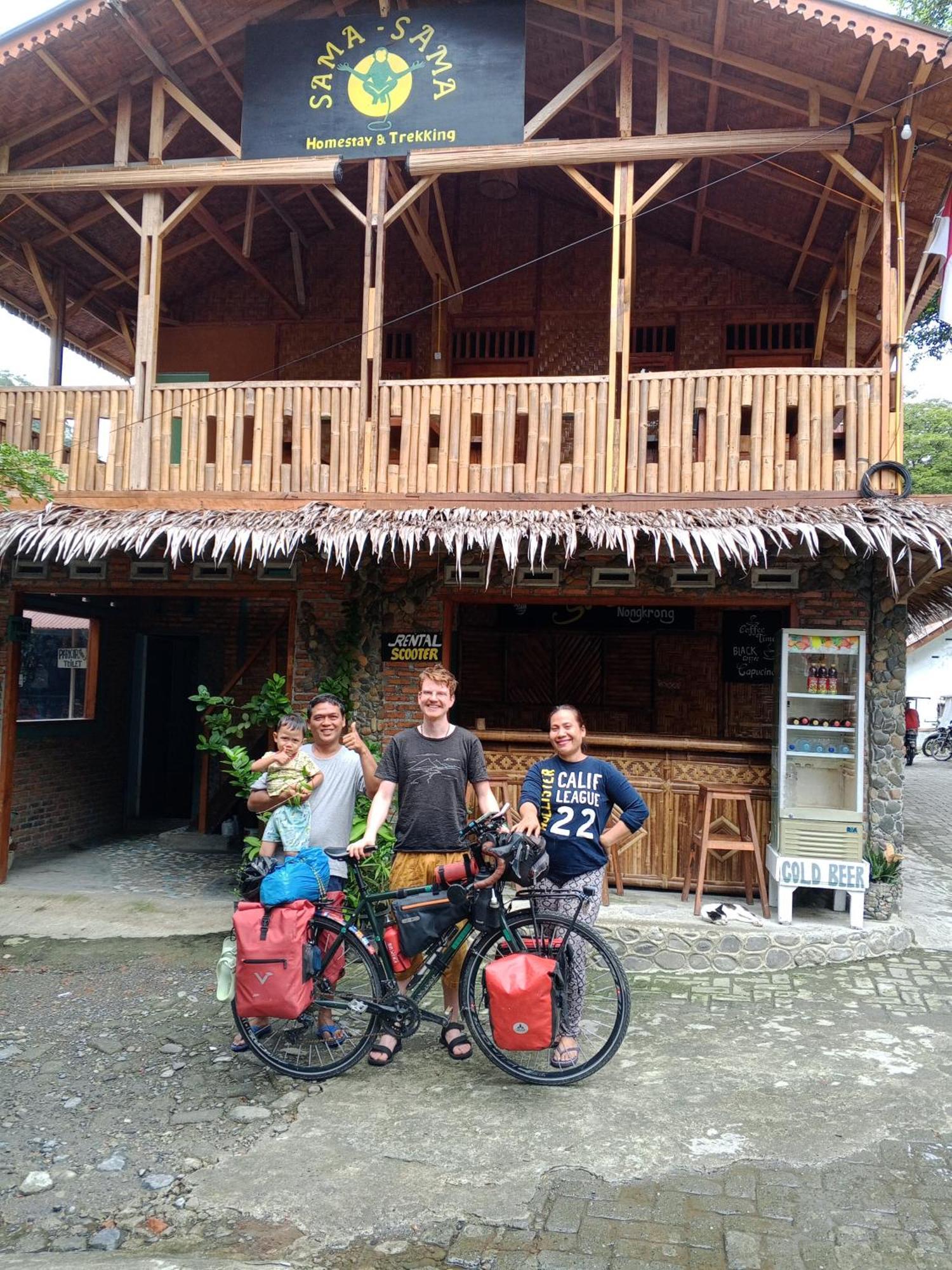 Sama Sama Homestay & Trekking Only Stay Here Book Trekking With Us Bukit Lawang Exterior foto