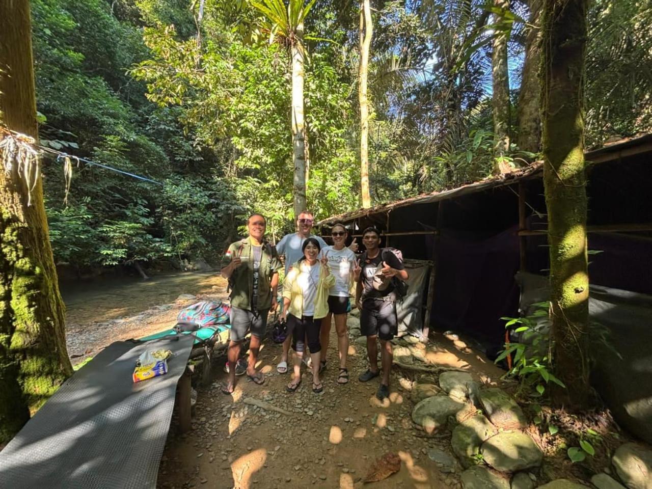 Sama Sama Homestay & Trekking Only Stay Here Book Trekking With Us Bukit Lawang Exterior foto