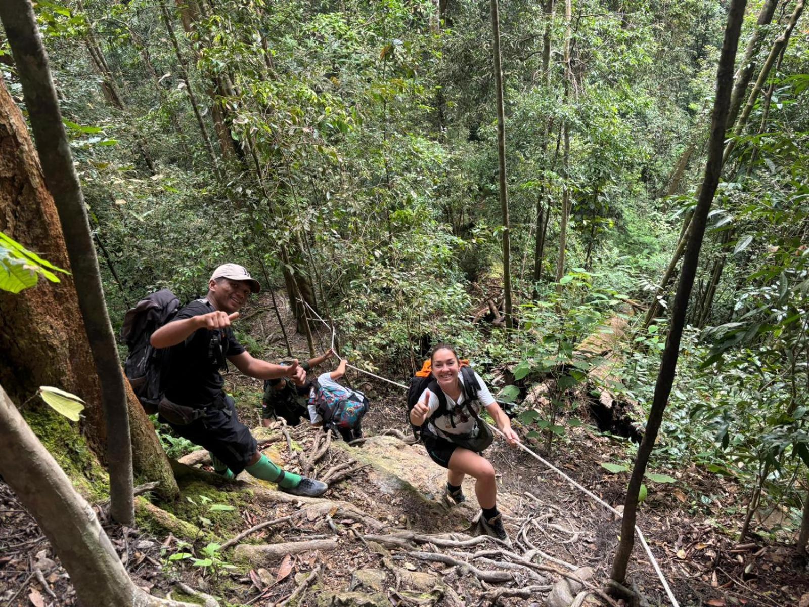 Sama Sama Homestay & Trekking Only Stay Here Book Trekking With Us Bukit Lawang Exterior foto